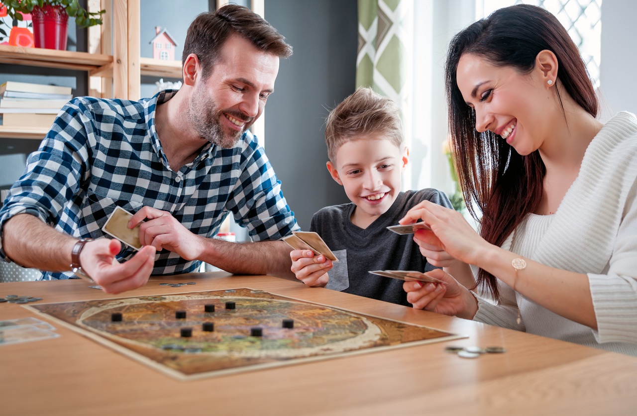 Jak spędzać popołudnie z dziećmi – czy gry planszowe to dobry pomysł?